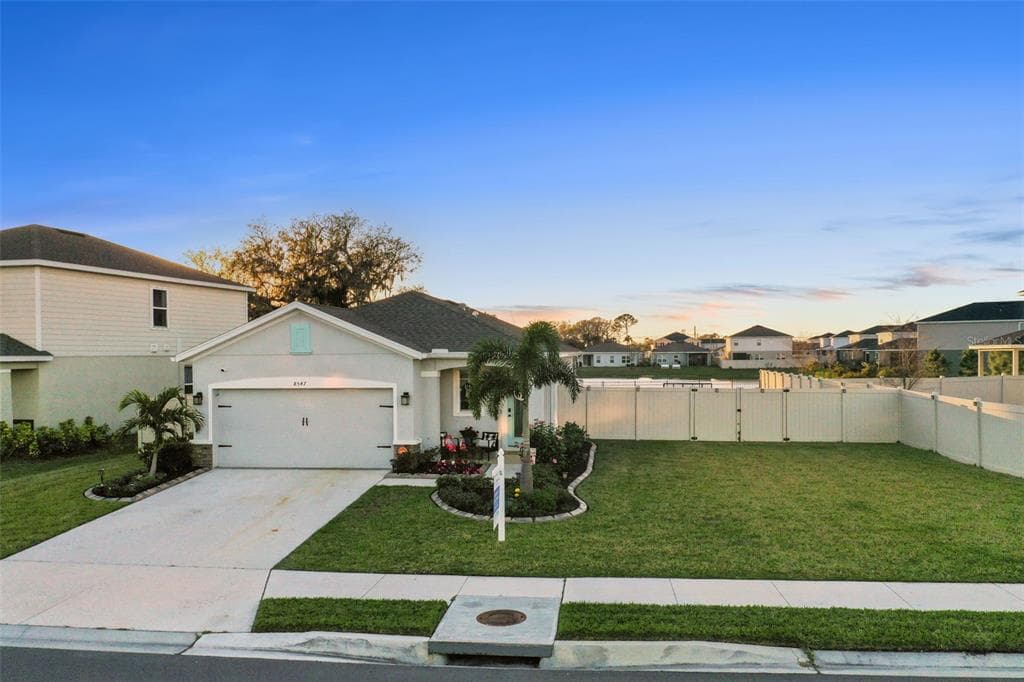 8547 RAIN LILY CROSSING PARRISH, FL 34219