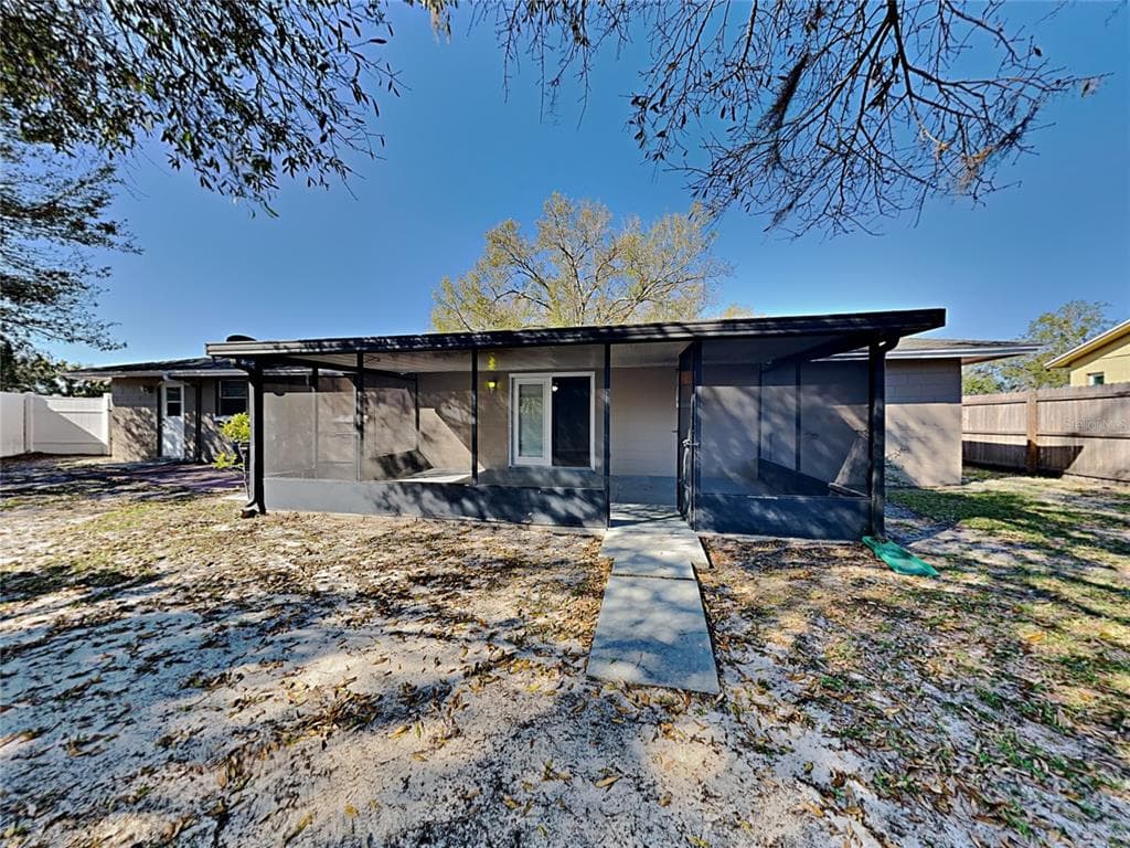 610 PINEDALE COURT BRANDON, FL 33511