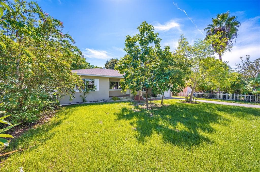 527 BROOKSIDE DRIVE CLEARWATER, FL 33764