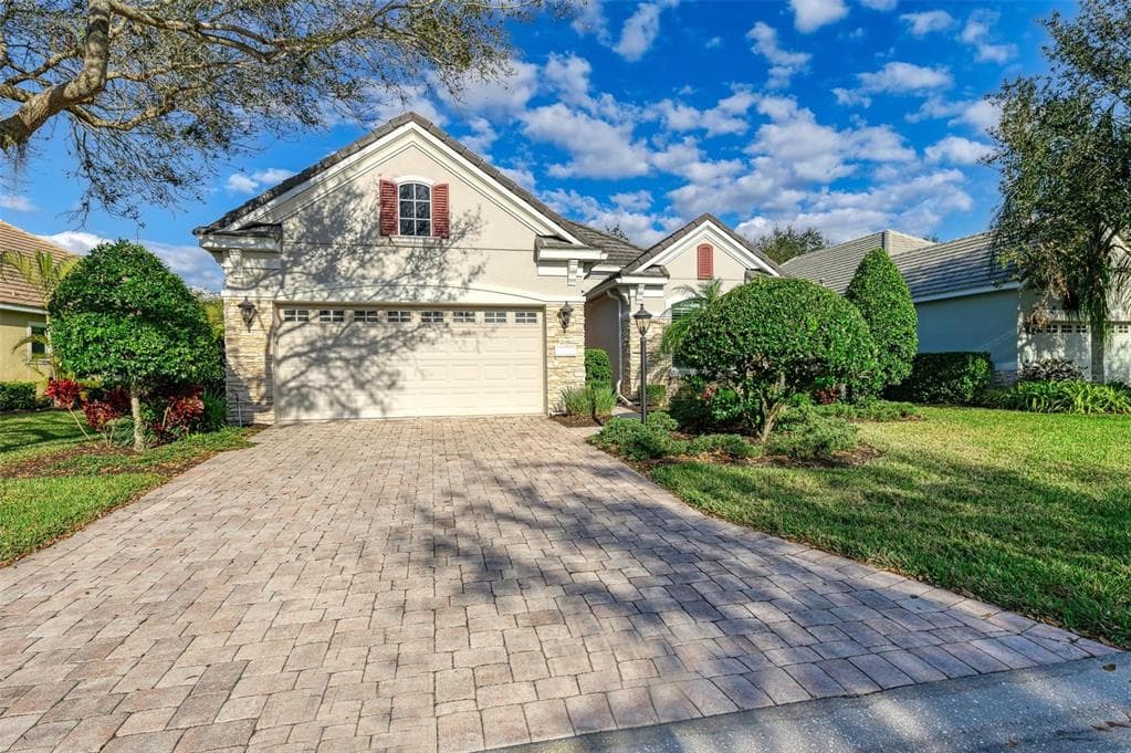12232 THORNHILL COURT LAKEWOOD RANCH, FL 34202