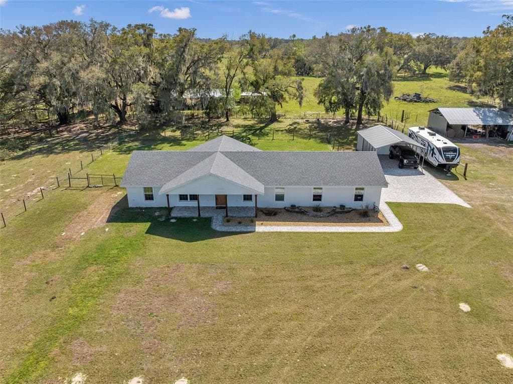 2517 E COUNTY ROAD 462 WILDWOOD, FL 34785