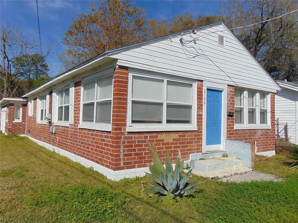 2102 PULLMAN AVENUE JACKSONVILLE, FL 32209