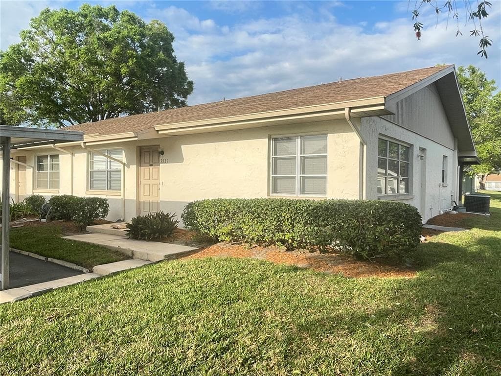 2232 GRENADIER DRIVE UNIT 25 SUN CITY CENTER, FL 33573