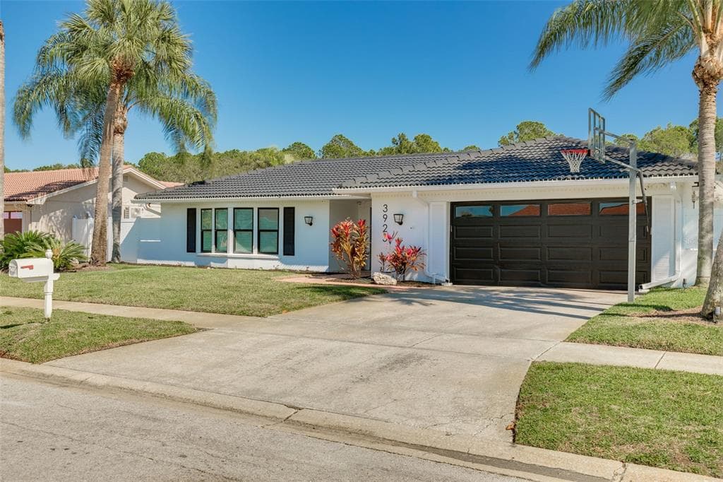 3923 DORAL DRIVE