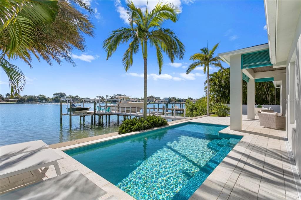 7924 4TH AVENUE S ST PETERSBURG, FL 33707