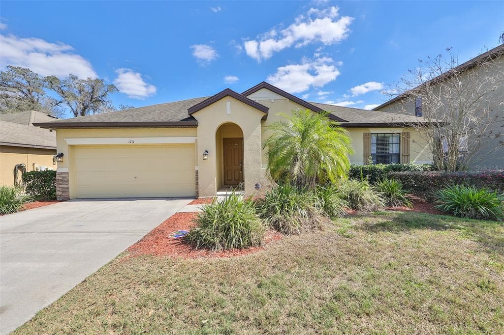 1711 ABBEY TRACE DRIVE DOVER, FL 33527