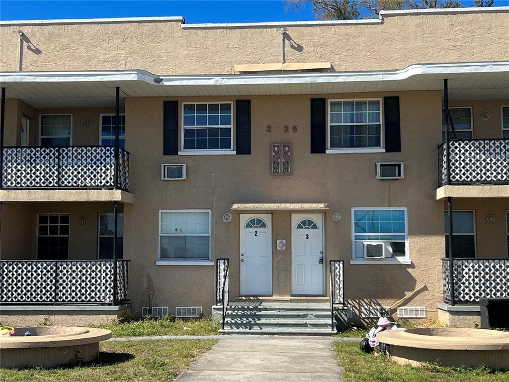 2025 7TH STREET S UNIT 3 ST PETERSBURG, FL 33705