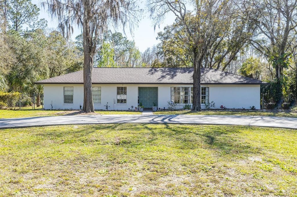508 CRYSTAL LAKE ROAD LUTZ, FL 33548