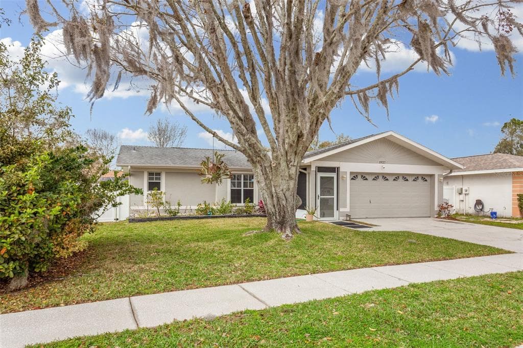 1927 CLOVERDALE COURT LUTZ, FL 33549