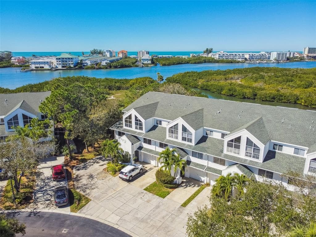 9872 INDIAN KEY TRAIL UNIT 63 SEMINOLE, FL 33776
