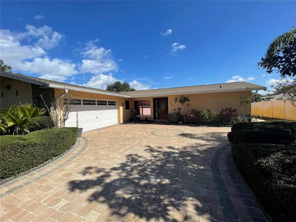 917 S FLORIDA AVENUE TARPON SPRINGS, FL 34689
