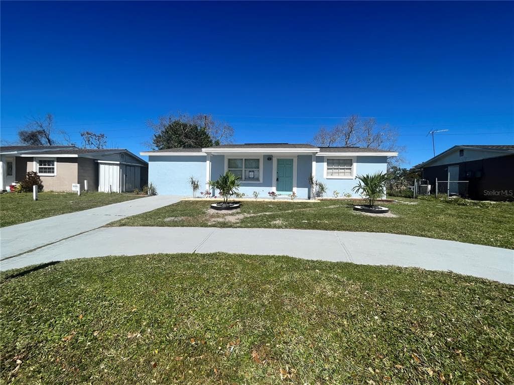 7811 FOX HOLLOW DRIVE