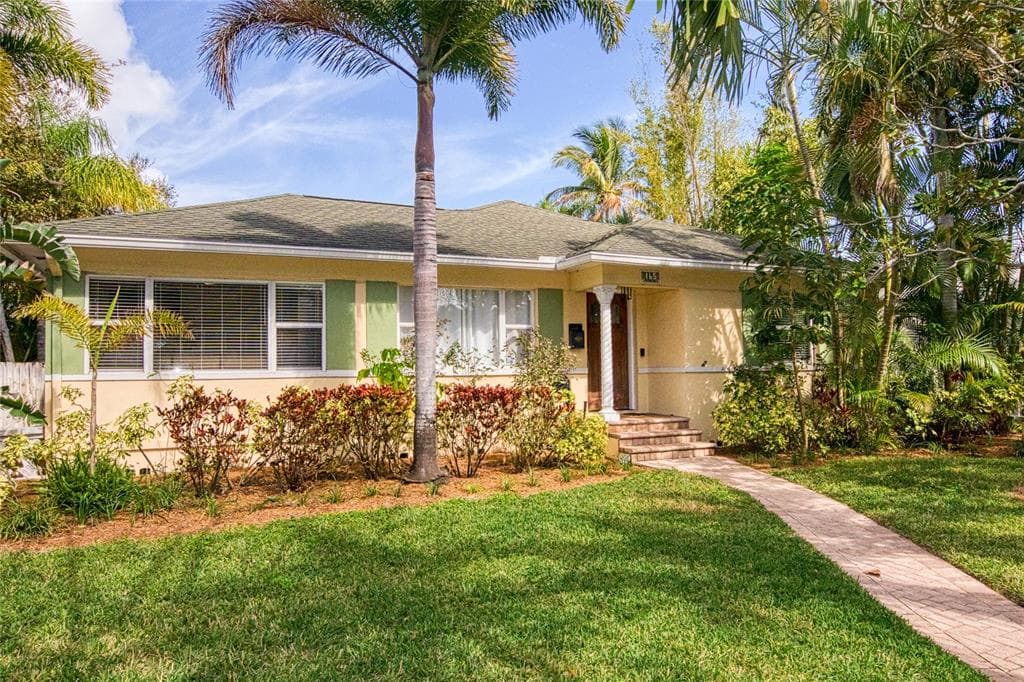 165 38TH AVENUE NE ST PETERSBURG, FL 33704