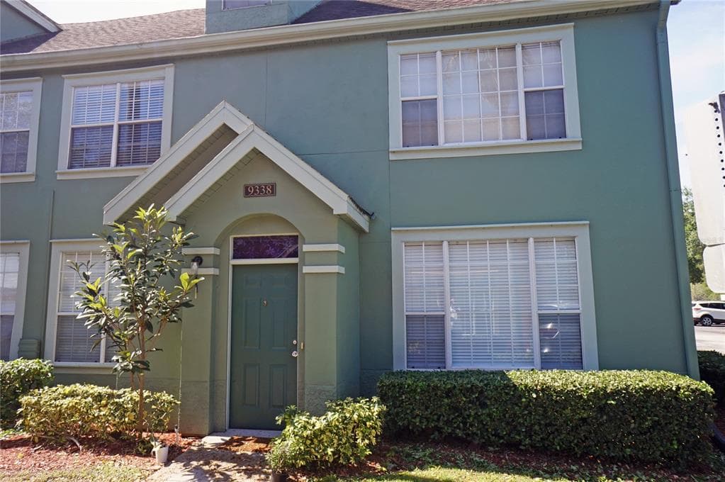 9338 LAKE CHASE ISLAND WAY UNIT 9338 TAMPA, FL 33626