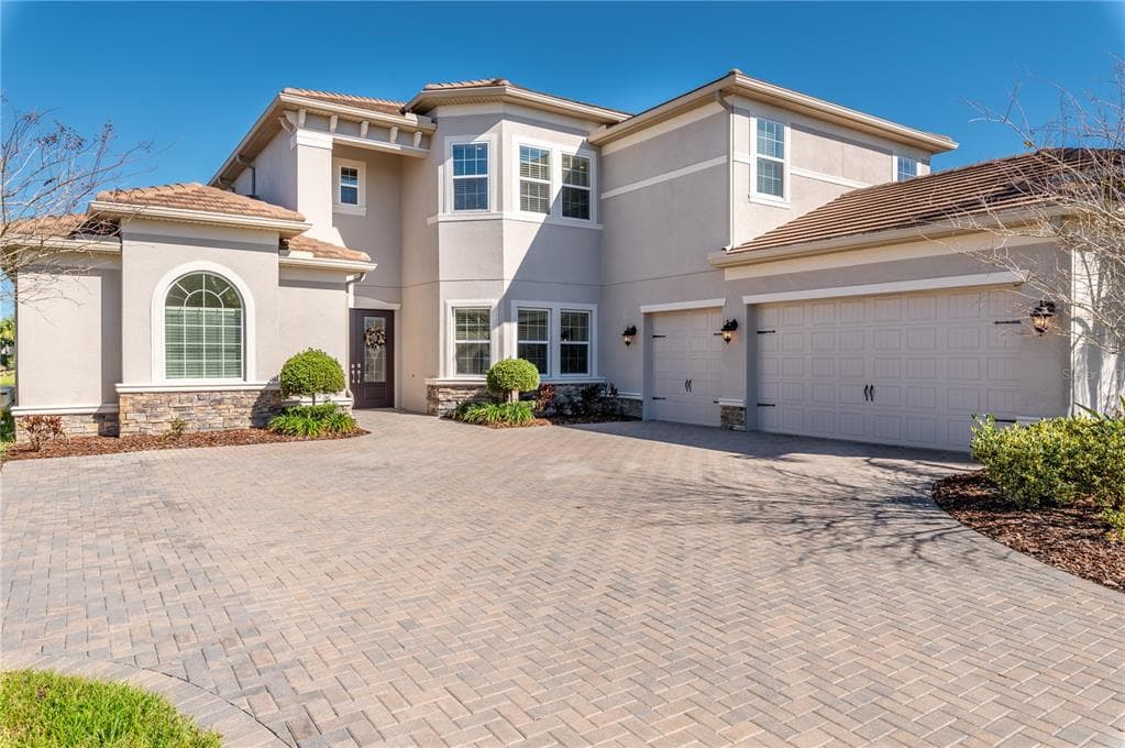 2152 HOLLOW FOREST COURT WESLEY CHAPEL, FL 33543