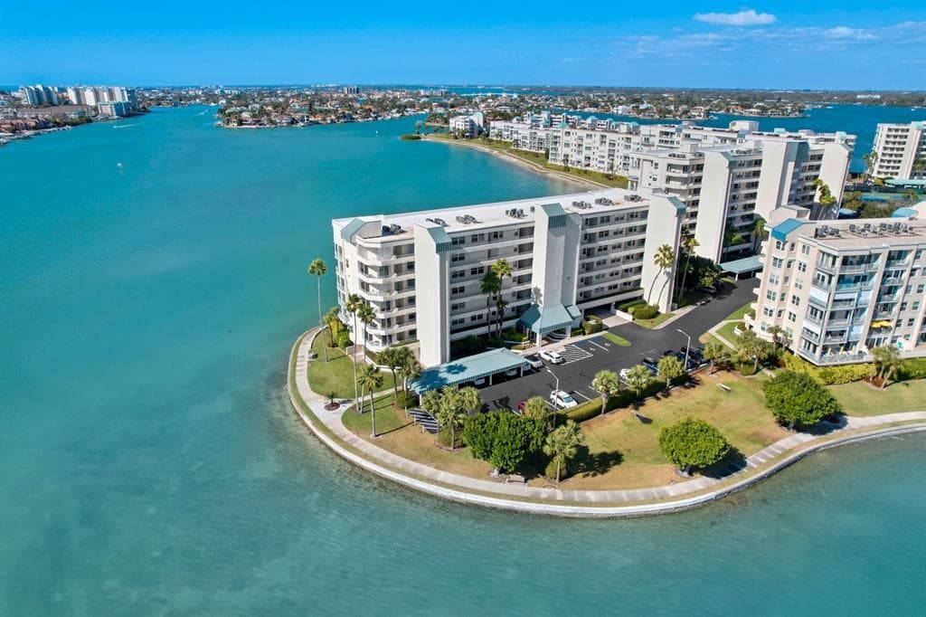 7922 SAILBOAT KEY BOULEVARD S UNIT 406 SOUTH PASADENA, FL 33707