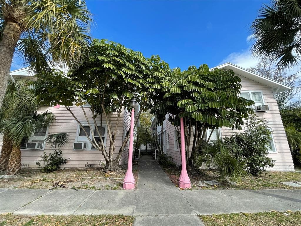 1153 34TH AVENUE N UNIT 3 ST PETERSBURG, FL 33704
