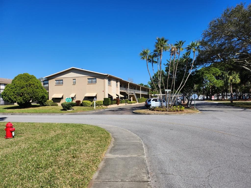 5925 TERRACE PARK DRIVE N UNIT 110 ST PETERSBURG, FL 33709