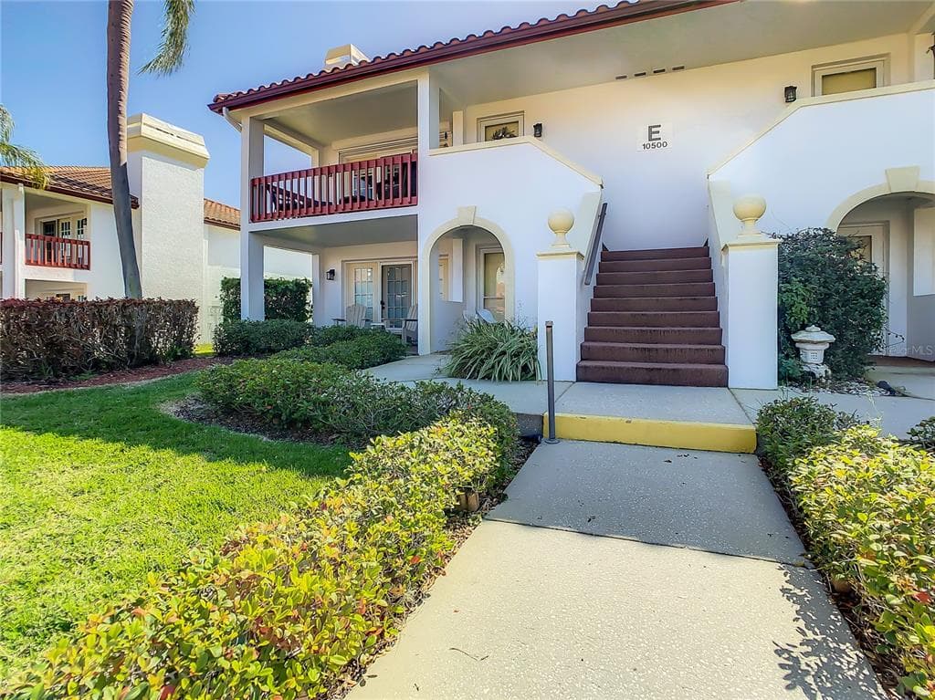 10500 VILLAGE DRIVE UNIT 201 SEMINOLE, FL 33772