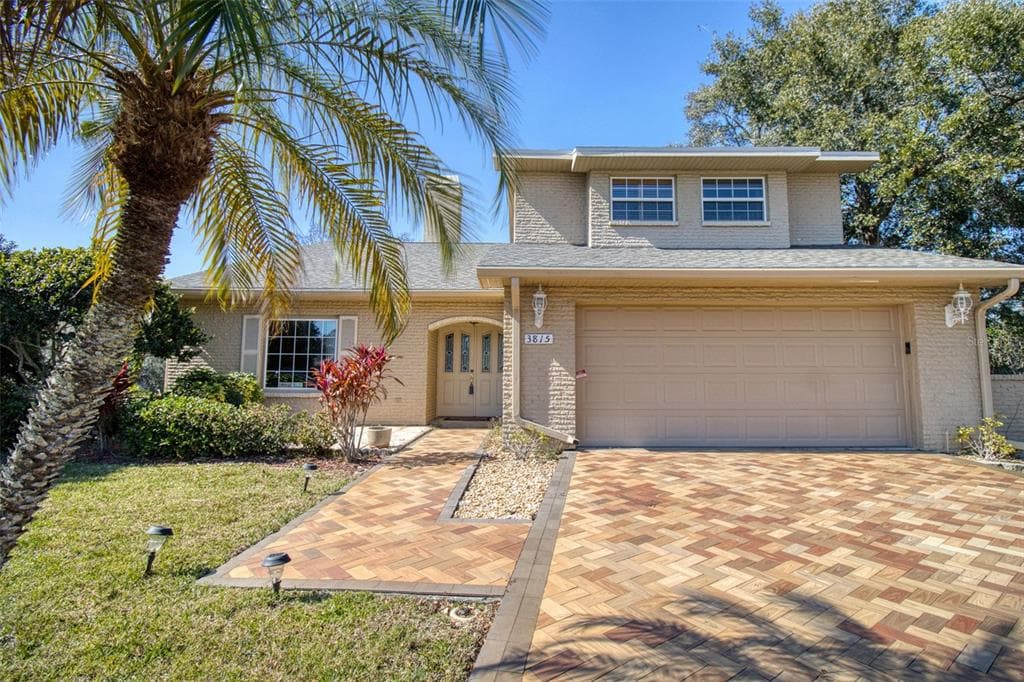 3815 LOUIS CIRCLE TARPON SPRINGS, FL 34688