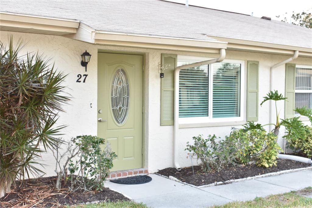 1906 CANTERBURY LANE UNIT 27 SUN CITY CENTER, FL 33573