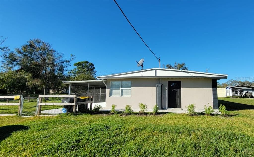 105 DUBOISE STREET MULBERRY, FL 33860