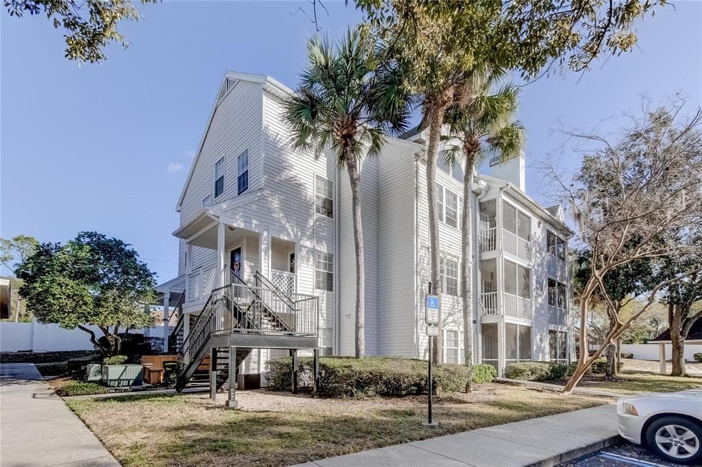 3301 HAVILAND COURT UNIT 201 PALM HARBOR, FL 34684