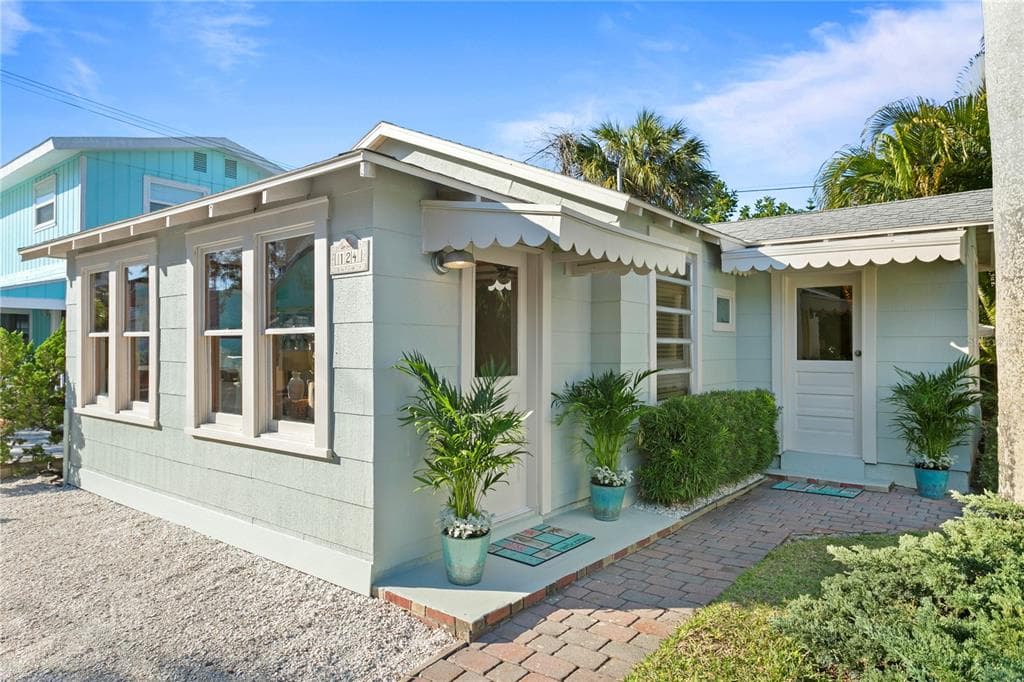 124 93RD AVENUE TREASURE ISLAND, FL 33706