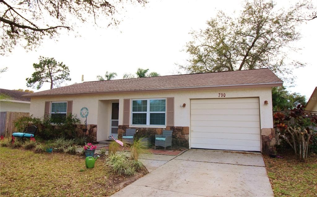 790 KIRKLAND CIRCLE DUNEDIN, FL 34698