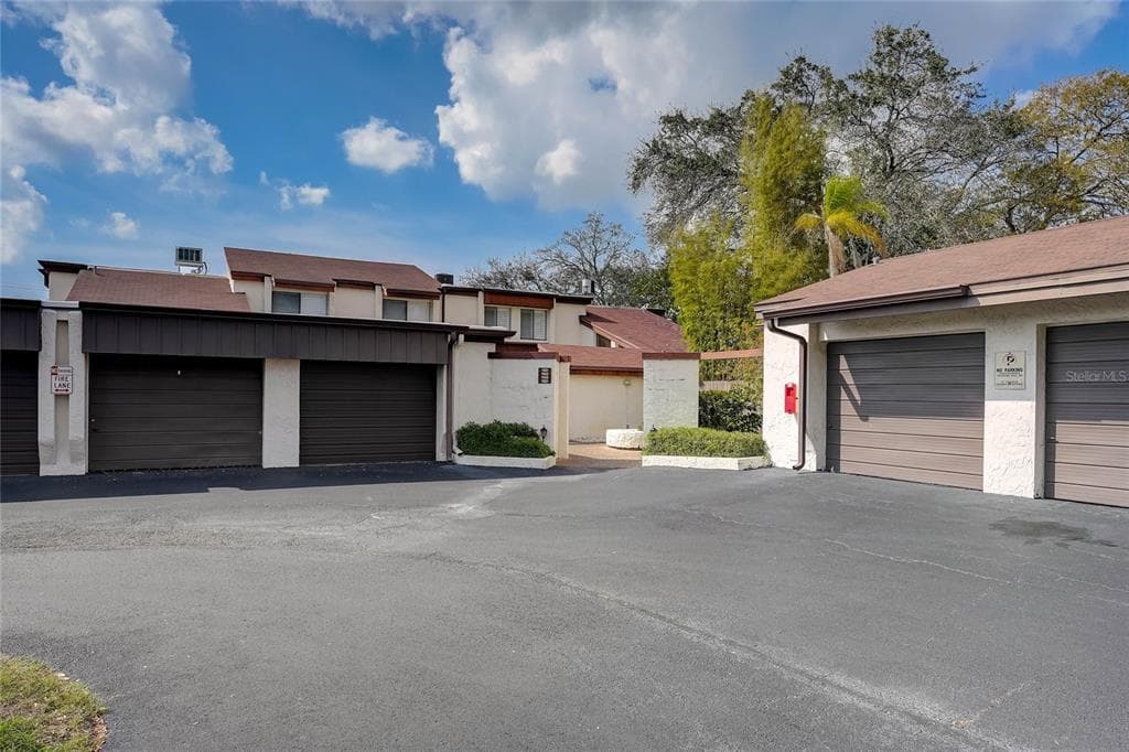 1881 N HERCULES AVENUE UNIT 1101 CLEARWATER, FL 33765