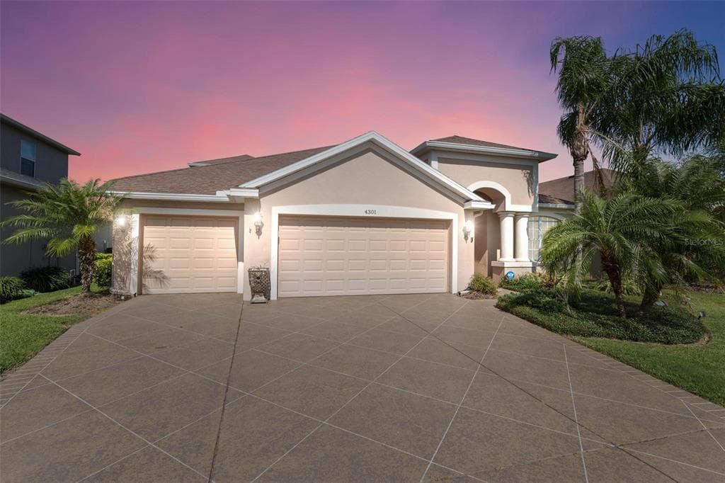 4301 WILDSTAR CIRCLE WESLEY CHAPEL, FL 33544