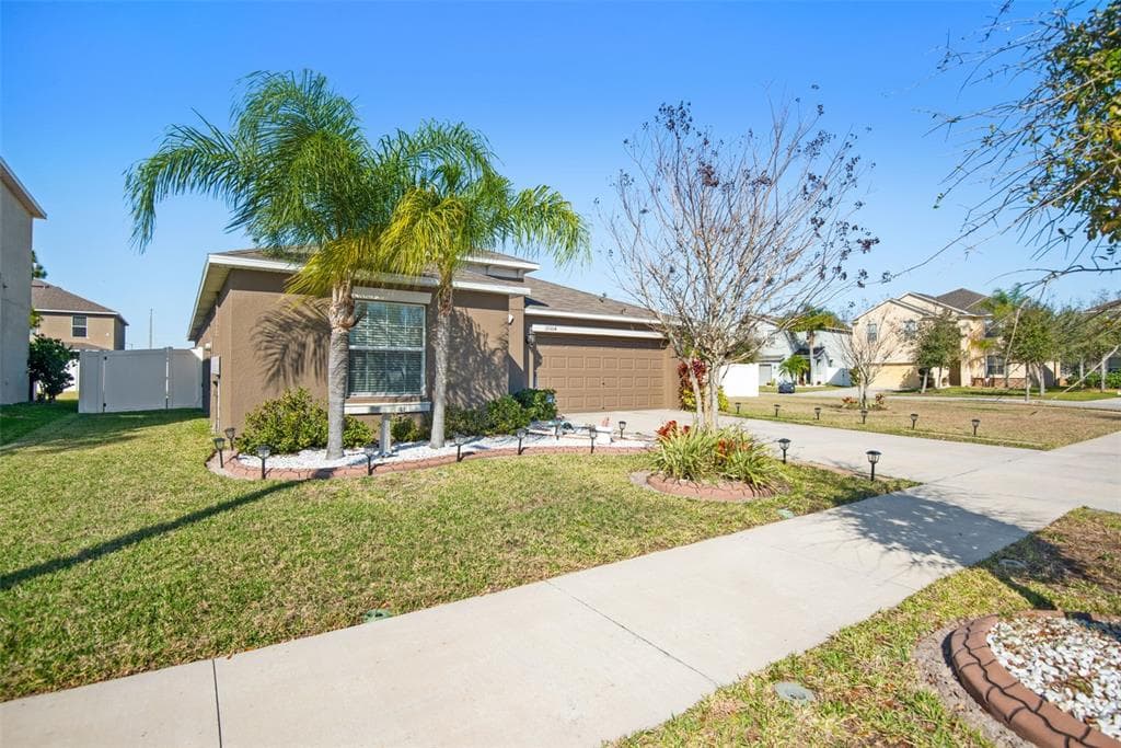 10554 STANDING STONE DRIVE WIMAUMA, FL 33598