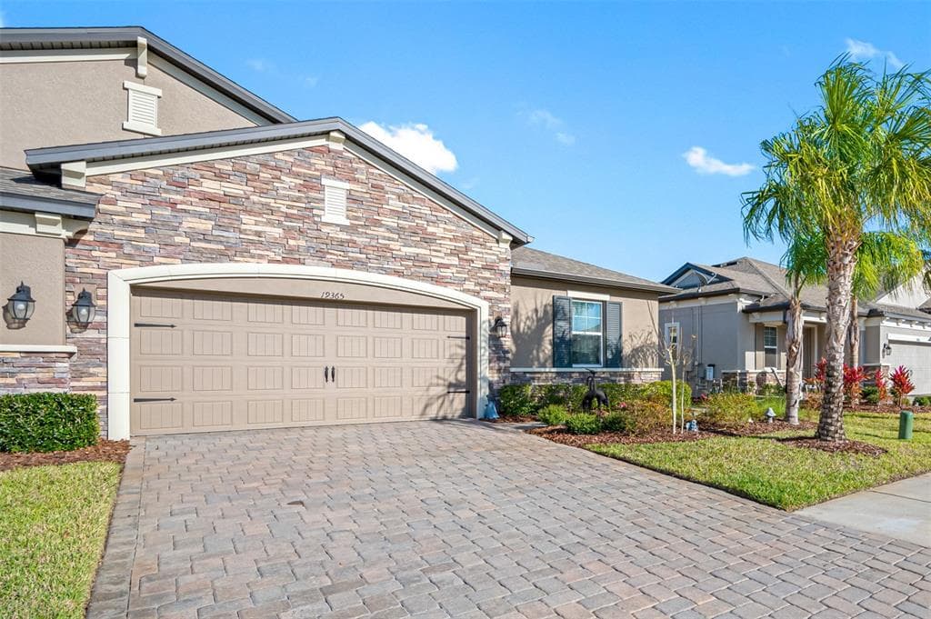 19365 HAWK VALLEY DRIVE TAMPA, FL 33647