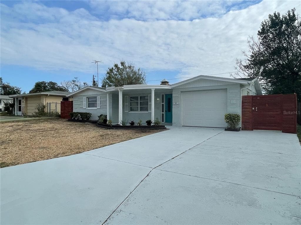4922 GUARDIAN AVENUE HOLIDAY, FL 34690