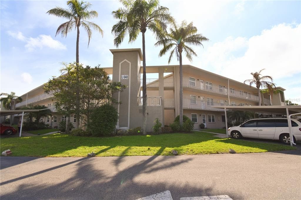 948 VIRGINIA STREET UNIT 110 DUNEDIN, FL 34698
