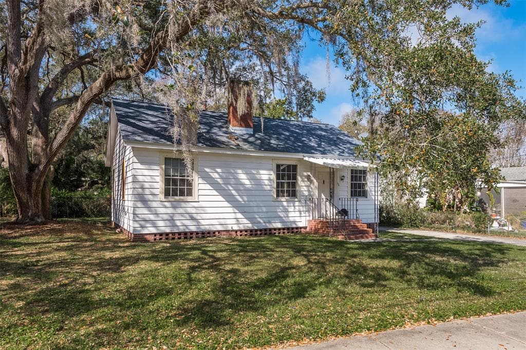 320 BROADWAY DUNEDIN, FL 34698