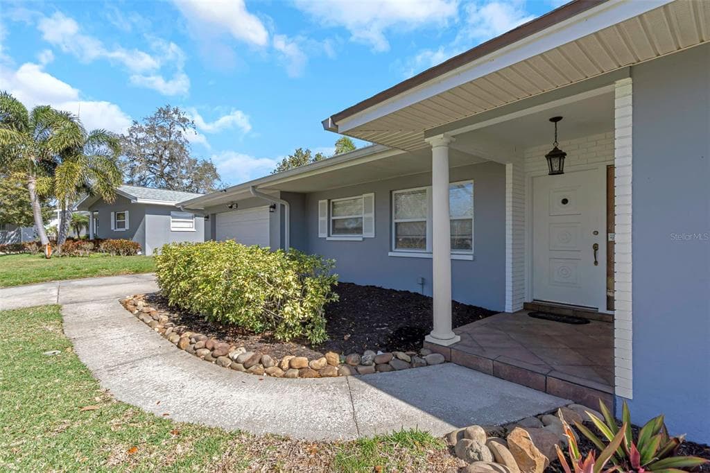 2162 COLLEGE DRIVE CLEARWATER, FL 33764