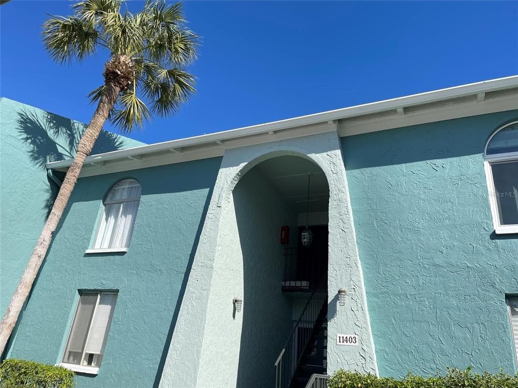 11403 3RD STREET N UNIT 4 ST PETERSBURG, FL 33716