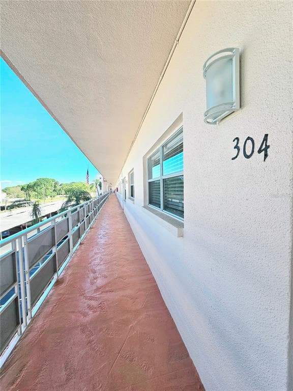 5623 80TH ST N UNIT 304 ST PETERSBURG, FL 33709