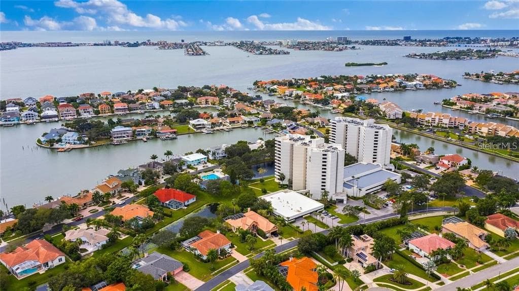 5950 PELICAN BAY PLAZA S UNIT 1006 GULFPORT, FL 33707