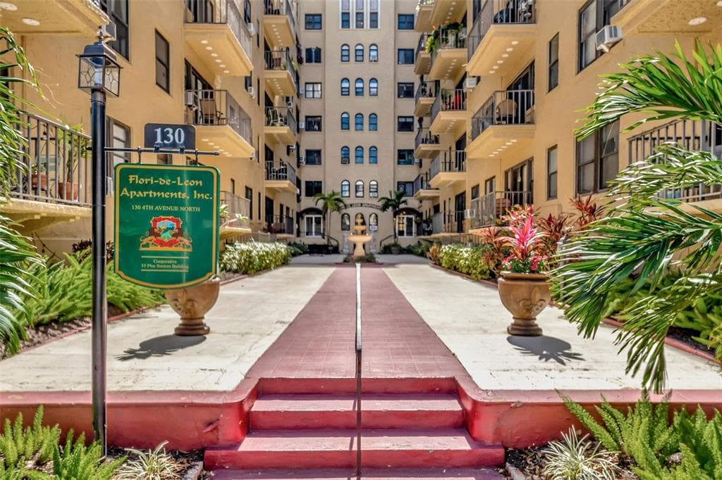 130 4TH AVENUE N UNIT 611 ST PETERSBURG, FL 33701