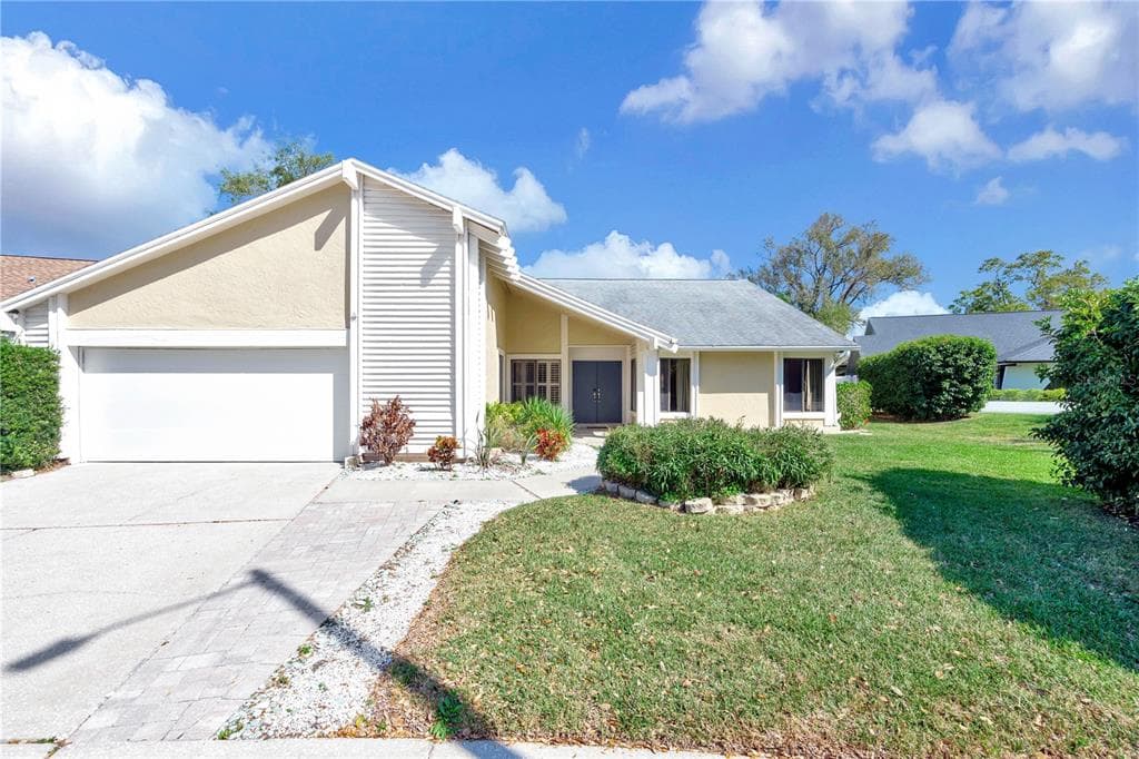 14603 VILLAGE GLEN CIRCLE TAMPA, FL 33618