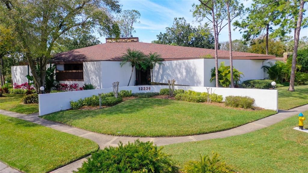 13336 GOLF CREST CIRCLE TAMPA, FL 33618