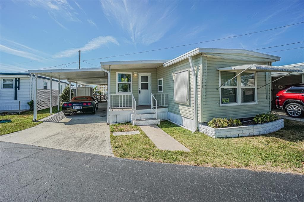 8773 44TH AVENUE N UNIT 110 ST PETERSBURG, FL 33709