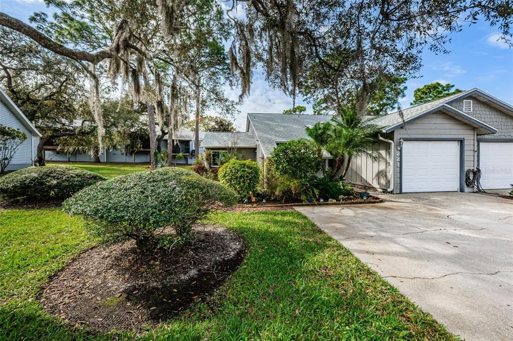 39650 US HIGHWAY 19 N UNIT 221 TARPON SPRINGS, FL 34689
