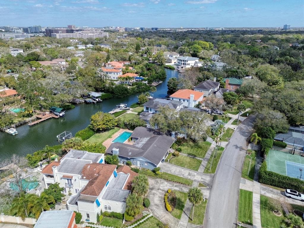 5011 S SHORE CREST CIRCLE