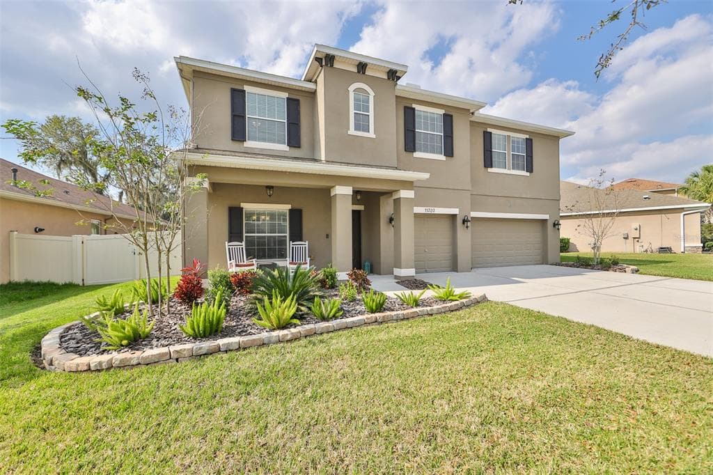 11323 COVENTRY GROVE CIRCLE LITHIA, FL 33547