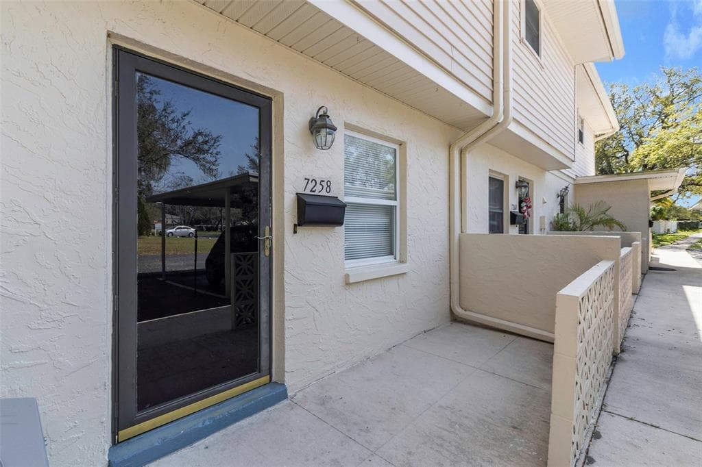 7258 MOFFATT LANE N PINELLAS PARK, FL 33781