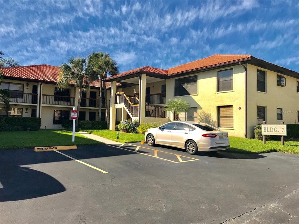 313 HAMMOCK PINE BOULEVARD CLEARWATER, FL 33761