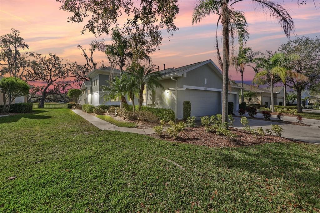 2408 SIFIELD GREENS WAY SUN CITY CENTER, FL 33573